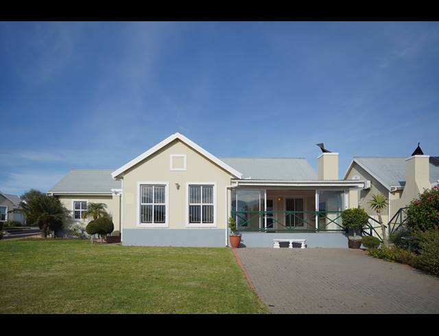 3 bed property to rent in LANGERUG